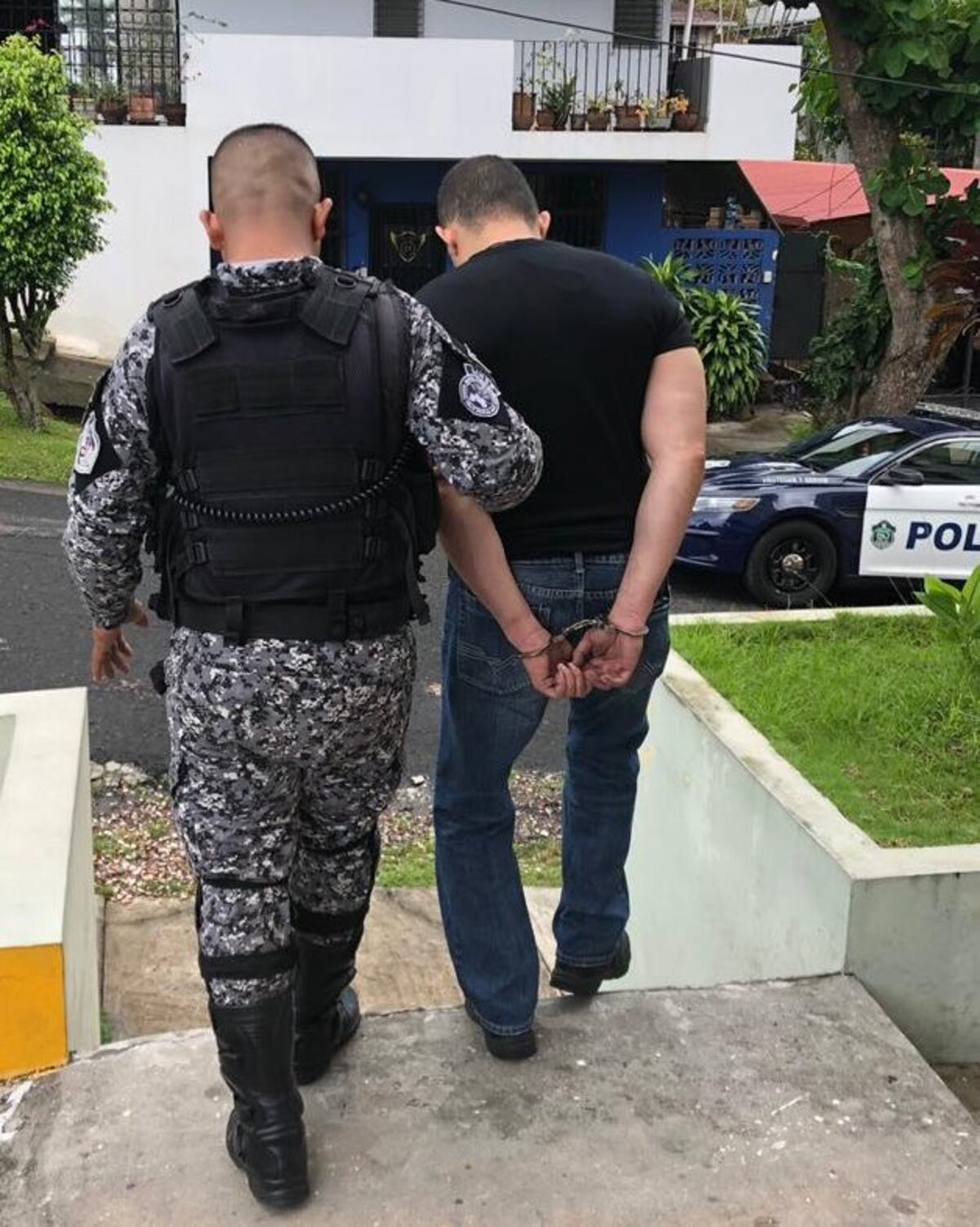 Poca tolerancia. Policía captura a 4 sujetos por agredir a mujeres tras choque