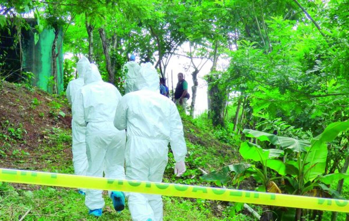 Decapitado estaba tirado en una lona en línea fronteriza Tico Panameña