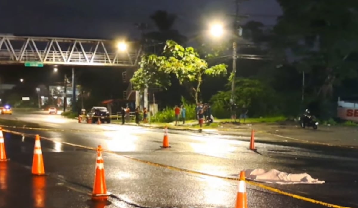 Fin de semana de tragedia: joven muere atropellado en Colón, con un puente peatonal a pocos metros, y hombre fallece tras chocar contra un árbol en Chiriquí