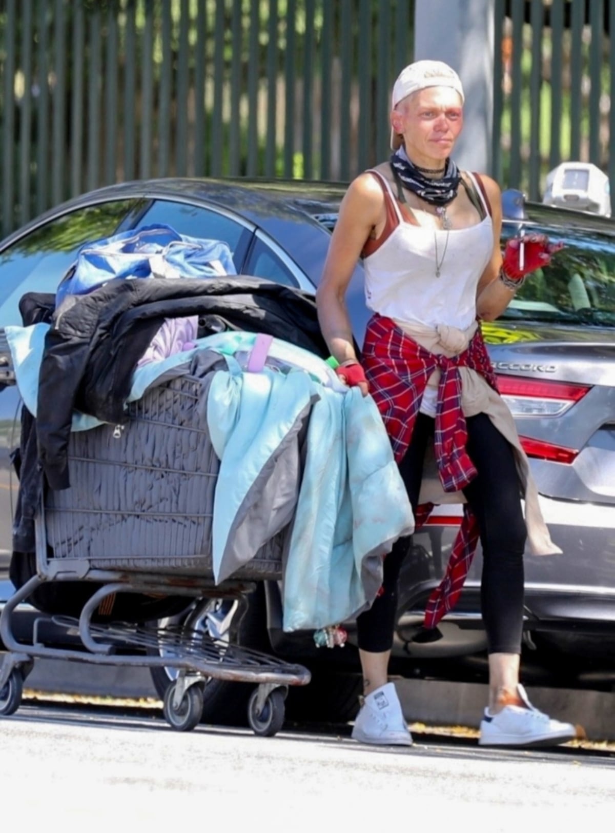 De Hollywood a buscar comida en la calle para sobrevivir: La desgarradora historia de Loni Willison