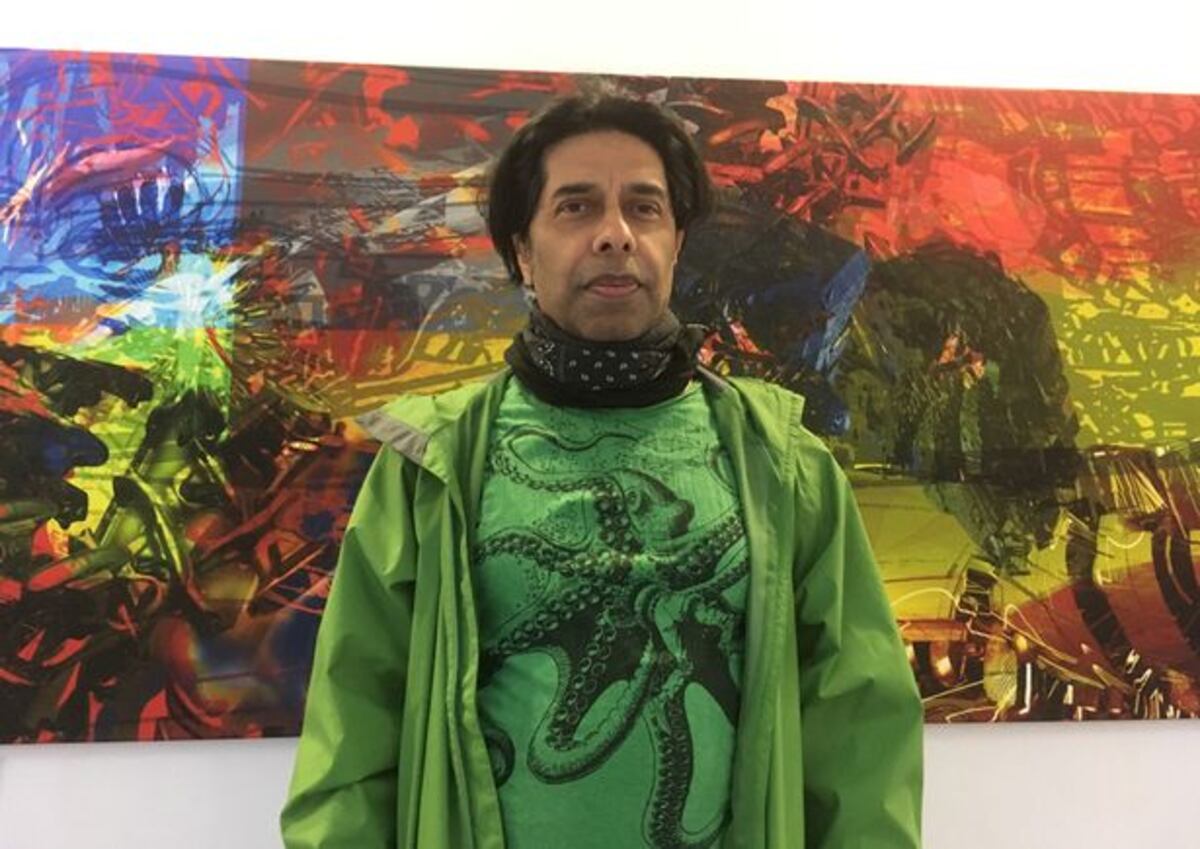 Actor británico murió por 7 minutos y vio el más allá, ahora lo pinta