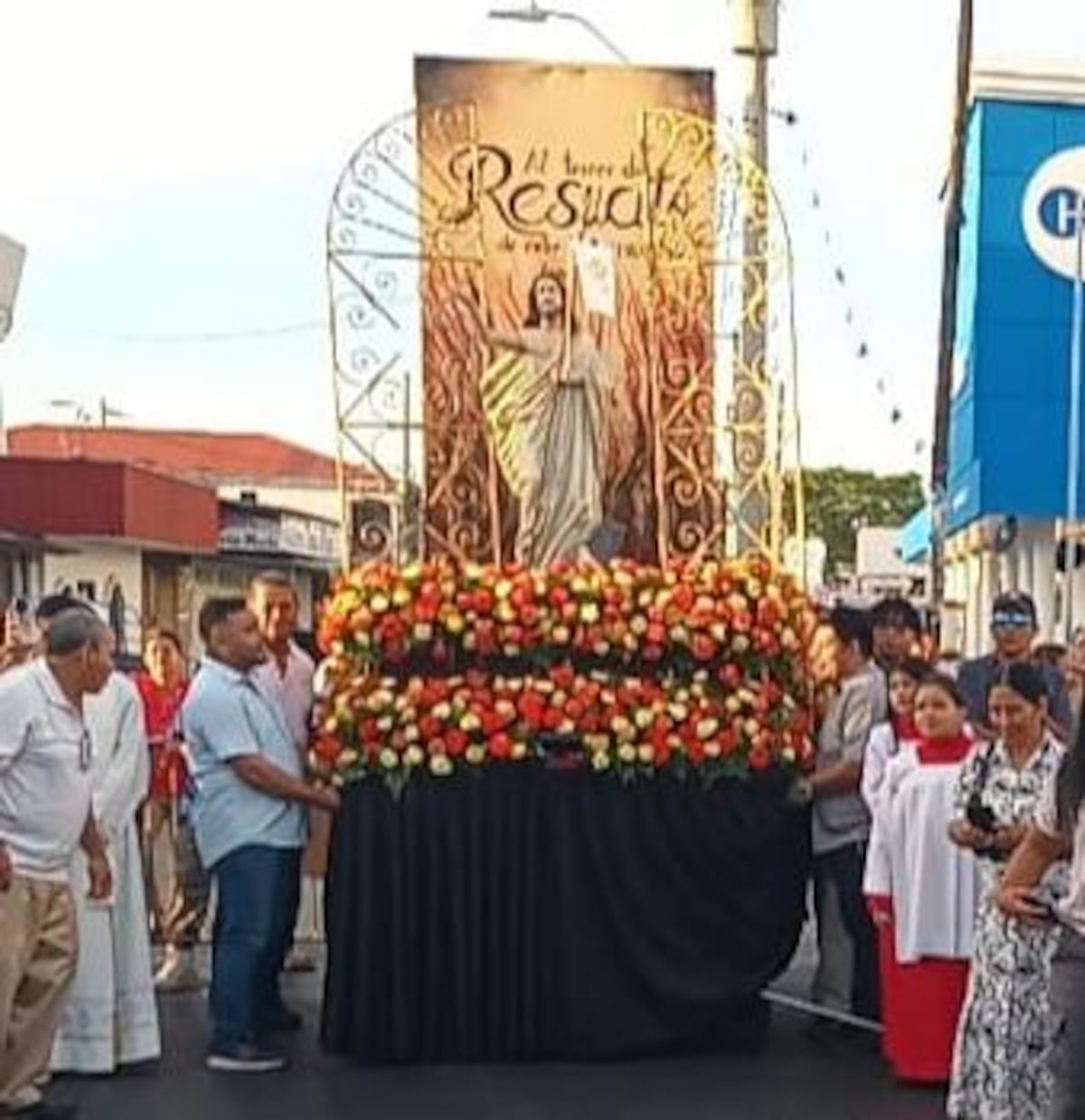 Encuentro con el Resucitado en Santiago muy Concurrida