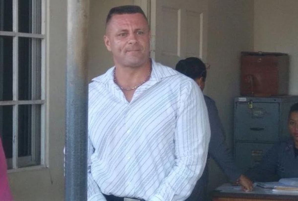 5 MACABROS HOMICIDIOS Y SE RÍE. Wild Bill y su ex a la silla de los acusados