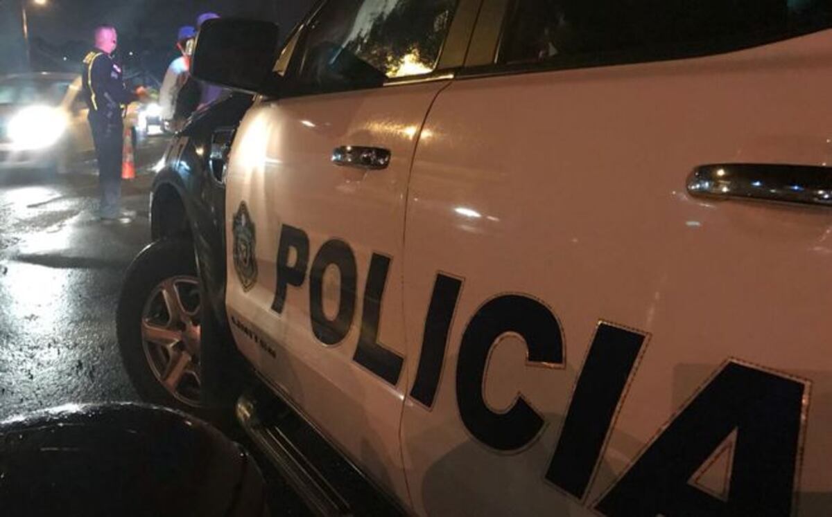 Policía es apuñalado por su mujer. Está grave