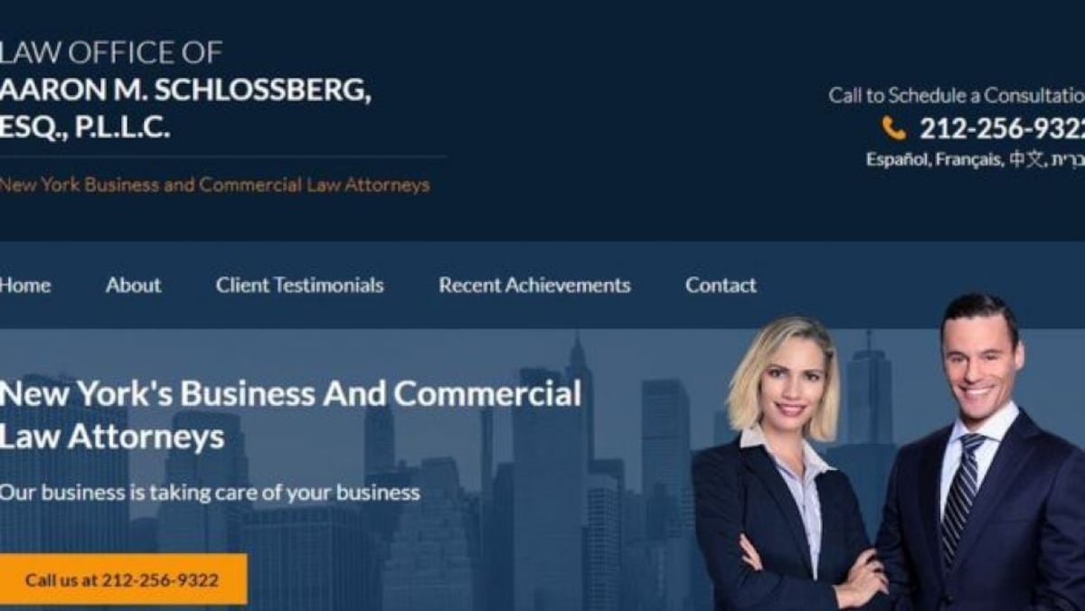 El abogado racista que increpó a empleados por hablar español [VIDEO]