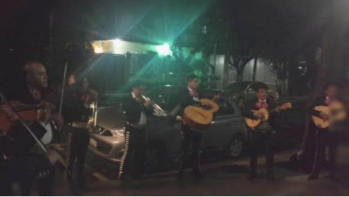 Ni lo sueñen. No se permitirá serenatas la madrugada del 8 de diciembre