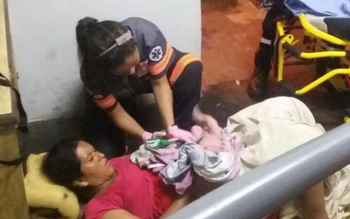 Alumbramiento en plena Sub estación Policial de Divalá, Chiriquí