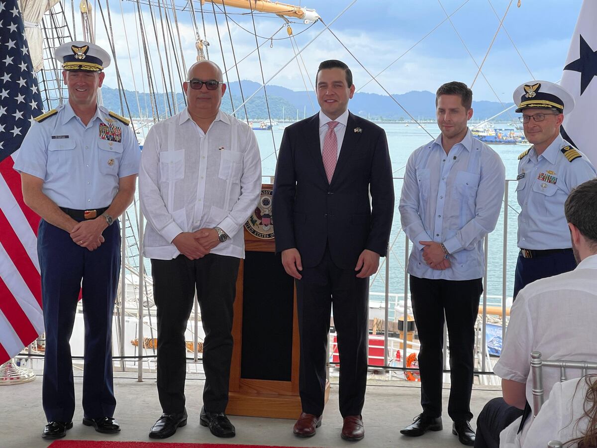 Panamá recibe al Eagle: leyenda naval de 1936 en la bahía