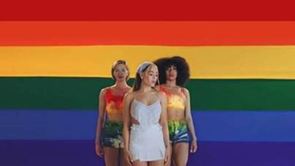 Homenajea a la comunidad. Danna Paola celebra el amor con TQ Y YA +Video 