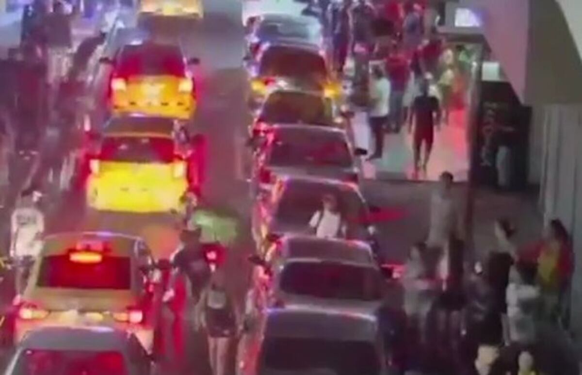 Roban a conductor de Uber Eats. Cámara de videovigilancia capta todo 