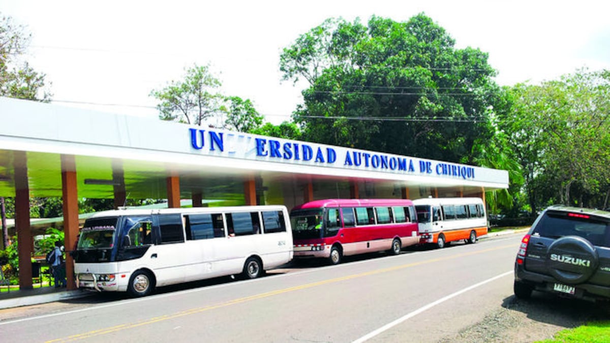 Fiscalía de Cuentas solicita llamar a juicio a la Rectora de la Unachi y a dos personas más por doble salario