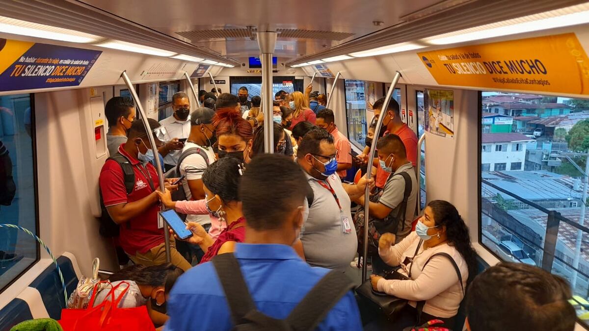 Atentos. A partir de este lunes 17 de mayo, el uso de la mascarilla y la pantalla facial será obligatorio en el transporte público