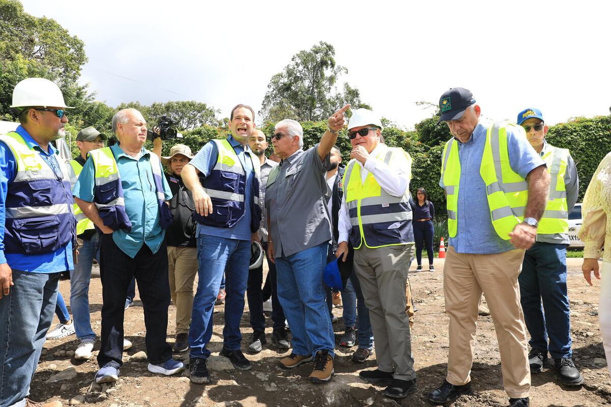 Mulino supervisa daños en Boquete y promete soluciones a los productores tras las lluvias