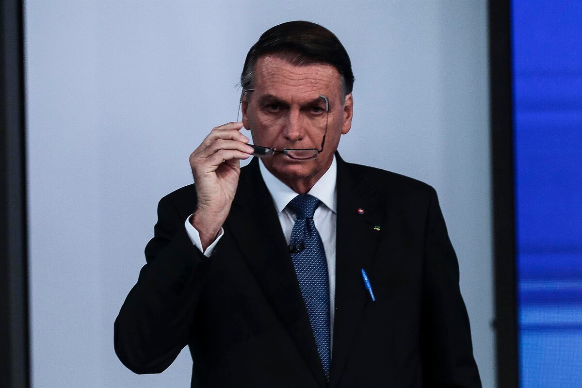 Policía Federal de Brasil citará al expresidente Bolsonaro y su esposa  por ingreso al país de joyas sin declarar