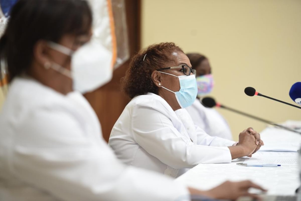 Ministro Sucre le responde a las enfermeras, tras amenazas de protestas por contratos permanentes