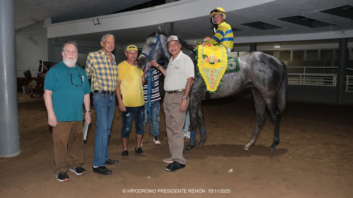 ‘Teucro﻿’ arrasa en el Premio Día del Periodista y se lleva la gloria en el Hipódromo Remón