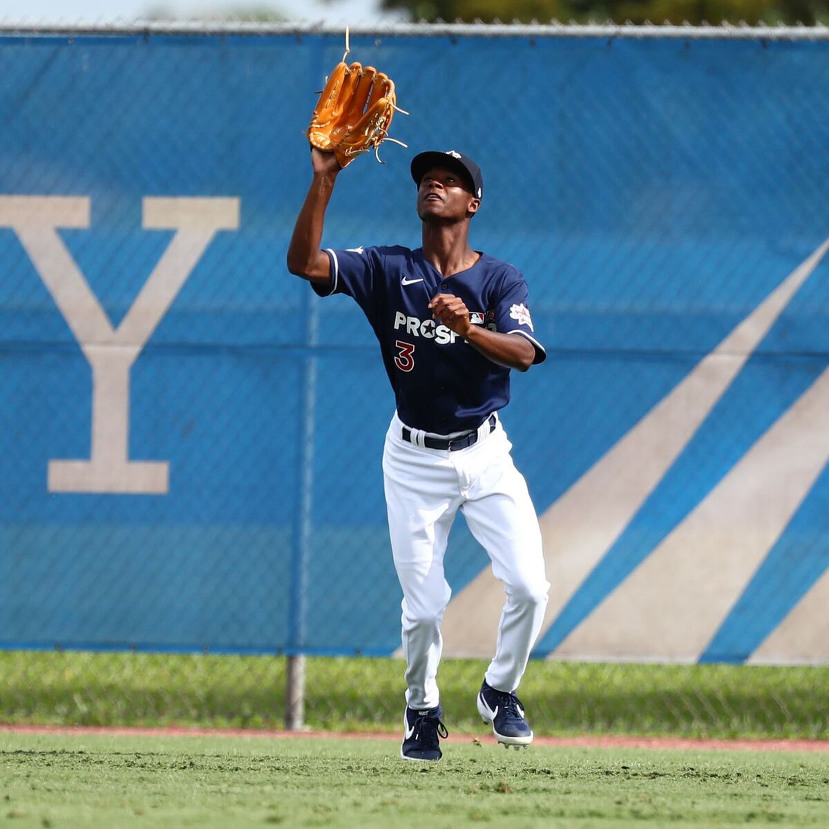 Hijo de colonense tiene todo para convertirse en un pelotero millonario