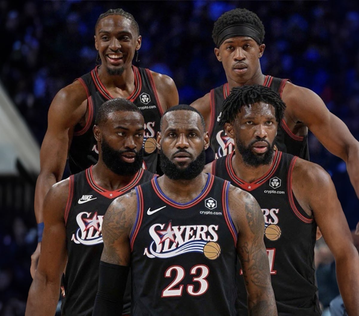 LeBron James sorprende y firma con los Sixers