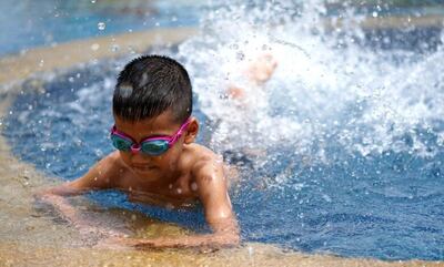 El calor sube y el cuerpo lo siente: las advertencias del verano
