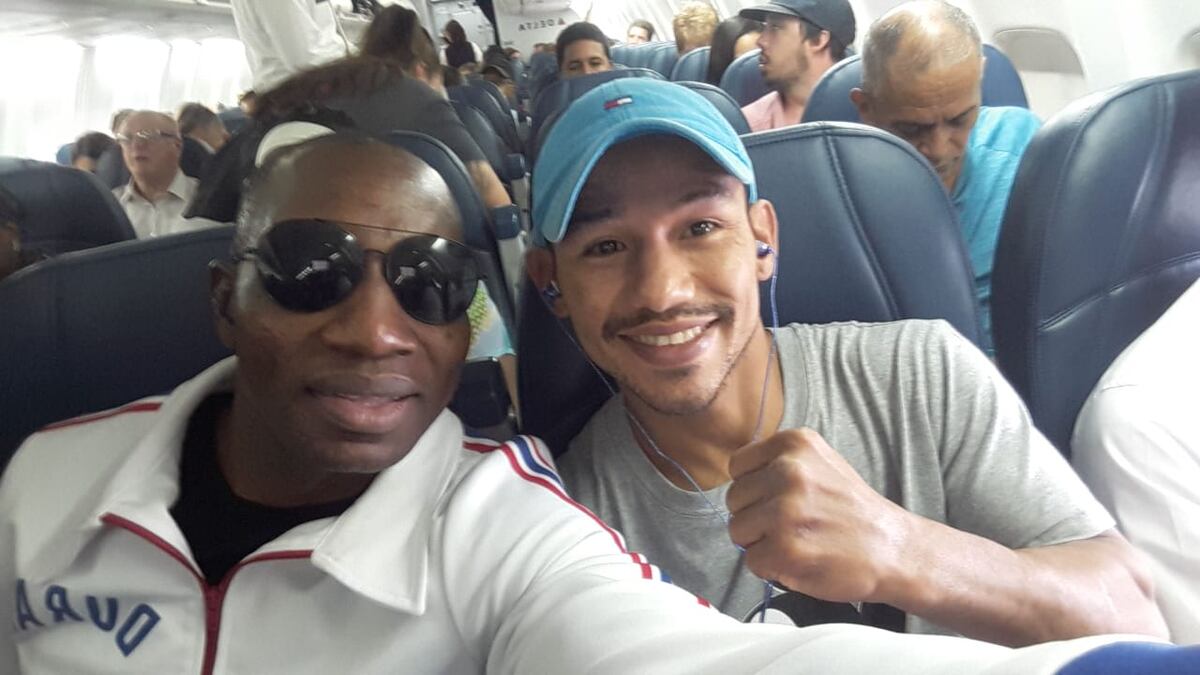 ‘El Nica’ Concepción viaja para su pelea en Estados Unidos