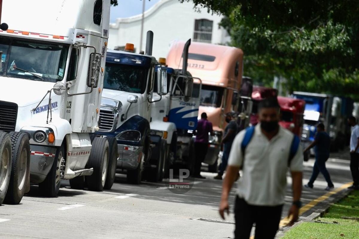 Empresarios actuarán como mediadores en el problema entre transportistas de carga y navieras