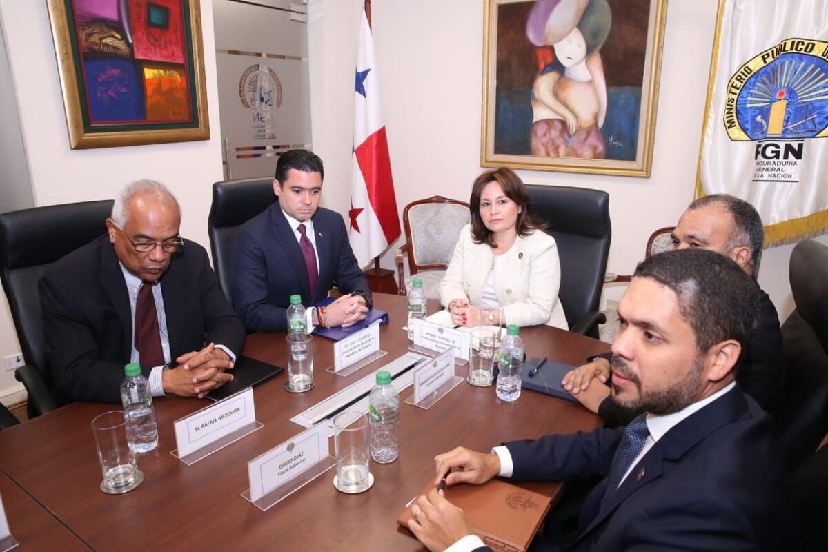 Vicepresidente electo Carrizo se reúne con procuradora Porcell