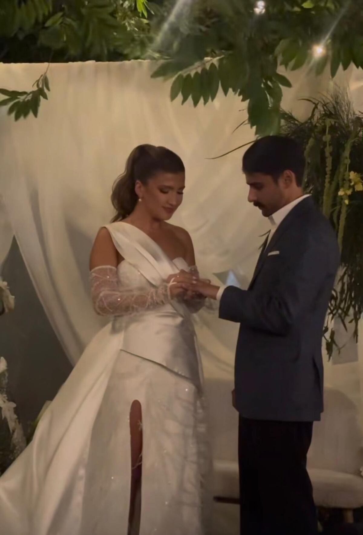 ¡Ya son marido y mujer! Valeria Rettally y Monchi sellan su amor en una boda llena de ternura