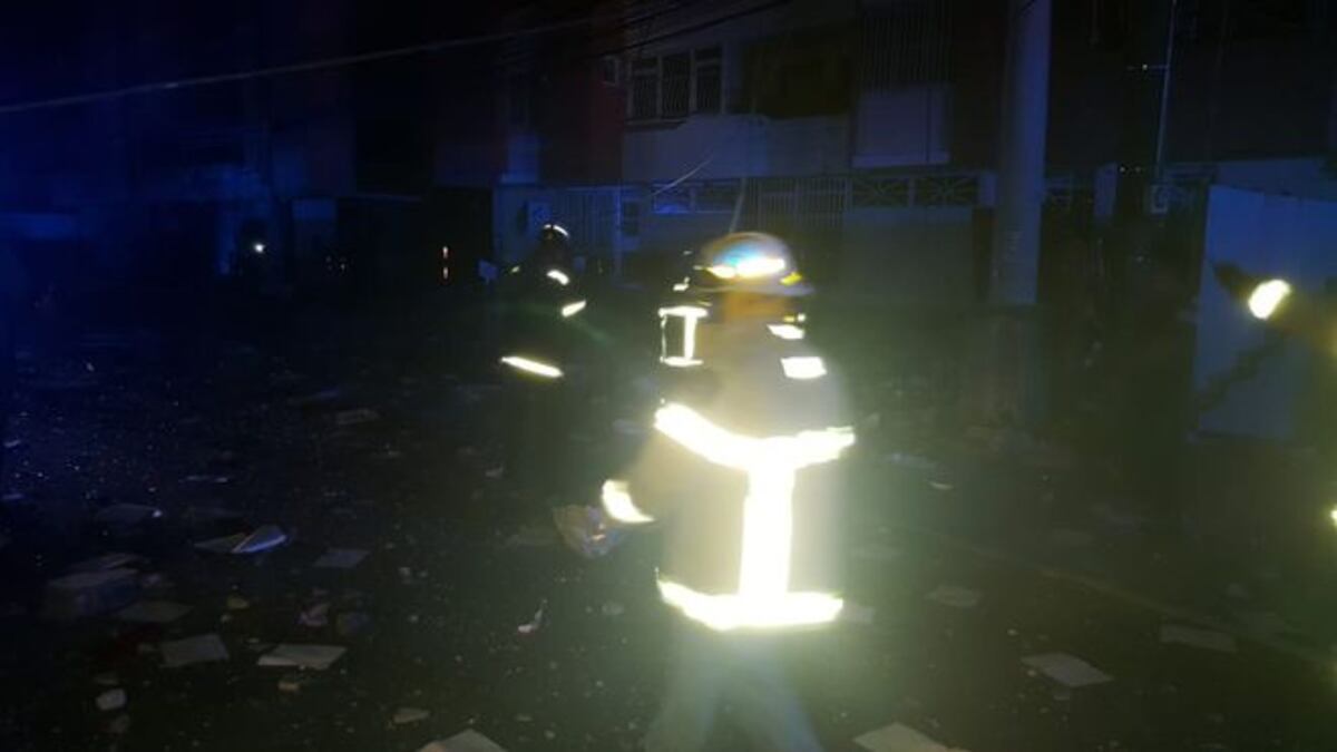 Explosión en Carrasquilla.  Incendio en edificio no fue por un rayo