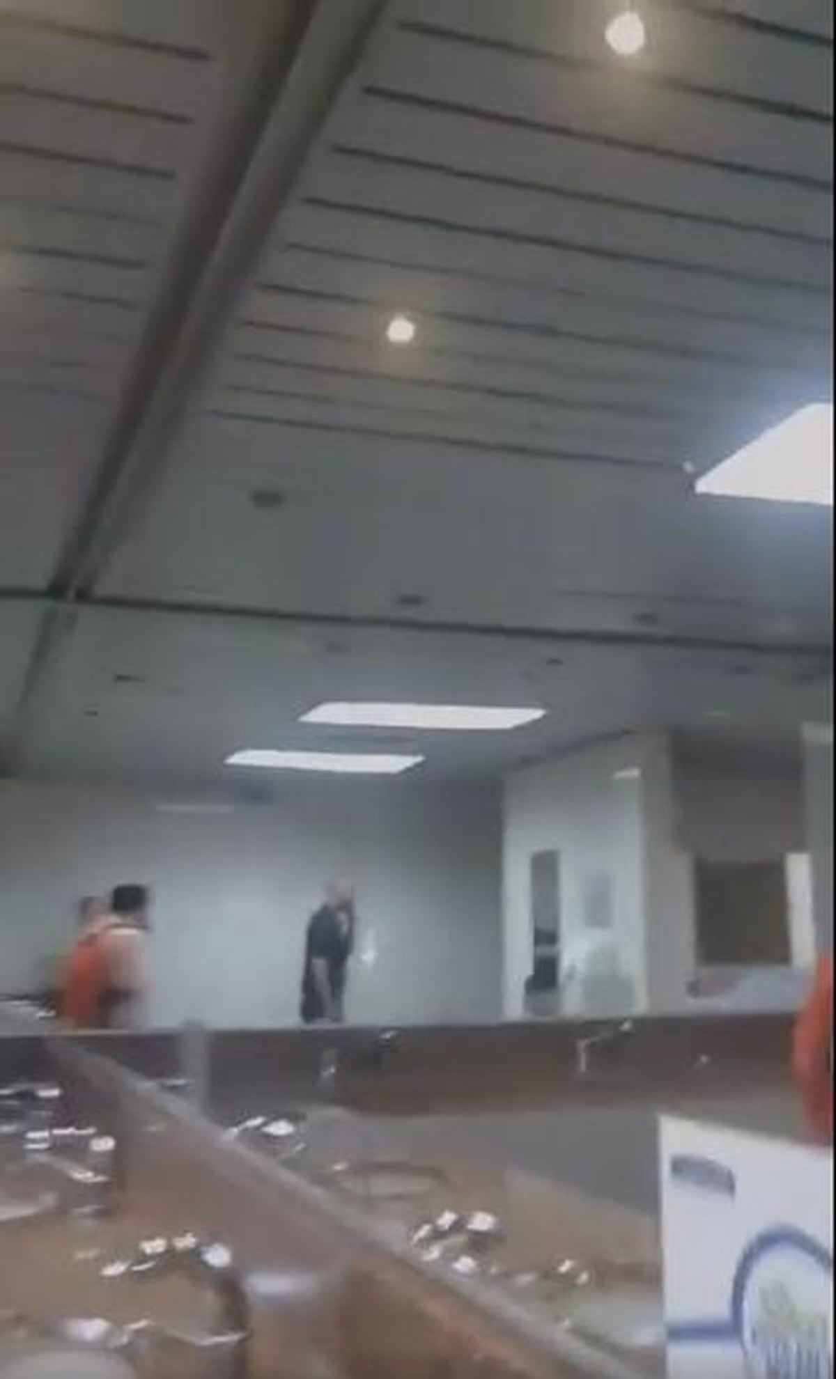 Descubren encuentros sexuales en baños de centro comercial en Panamá