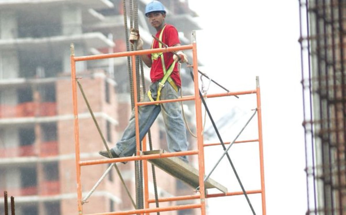 Obreros de la construcción celebran hoy su día 