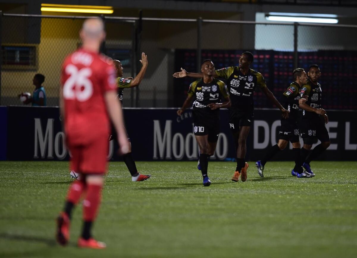 El CAI da una soberana sorpresa y gana por goleada al Toronto FC