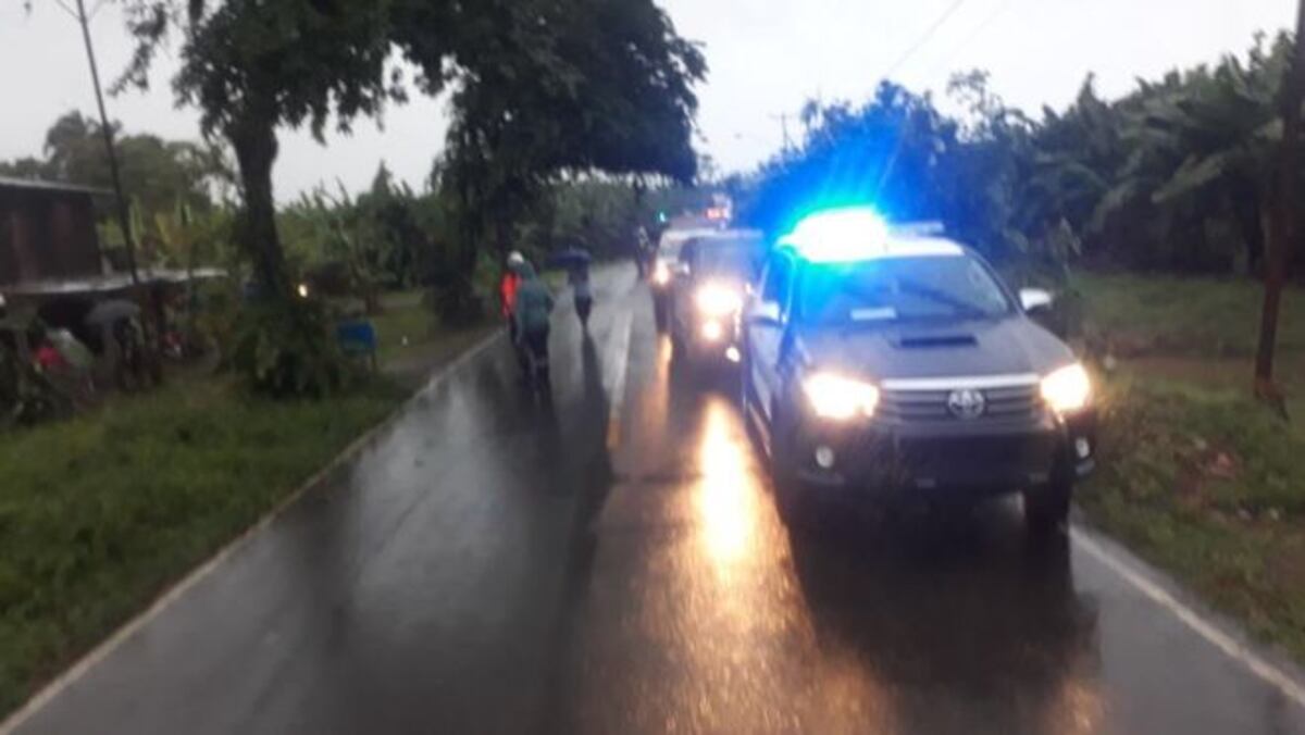 ¡SANTO CIELO! Se electrocuta y muere al pisar un cable