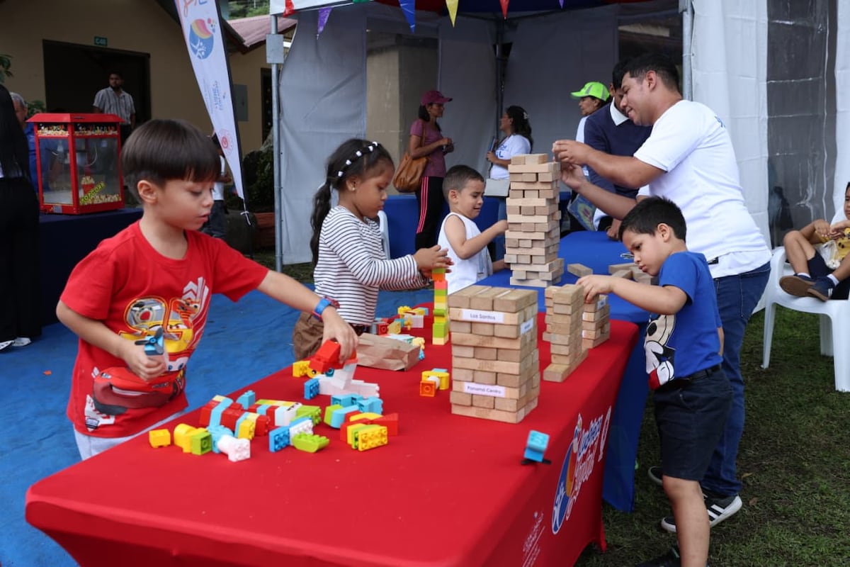 Feria de emprendimiento juvenil en Boquete reúne más de 90 proyectos