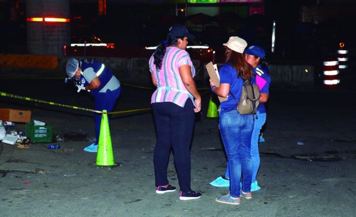 Como fuegos artificiales lo rellenan de balas en la zona paga de la 24
