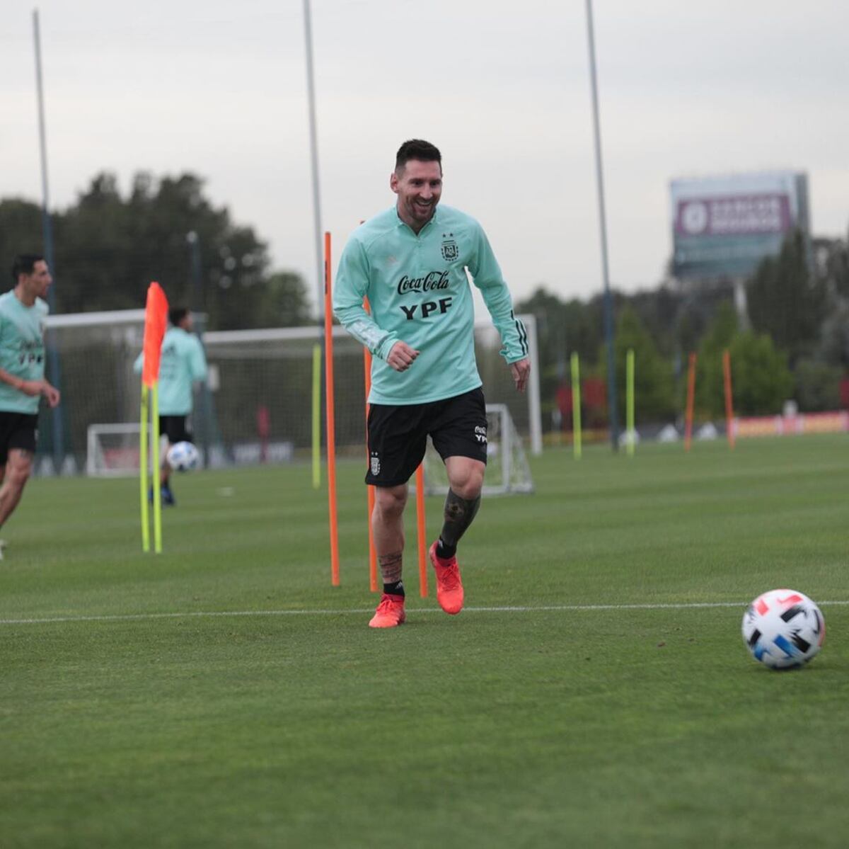 Messi sonríe: Está al 100% para los próximos partidos de la Albiceleste