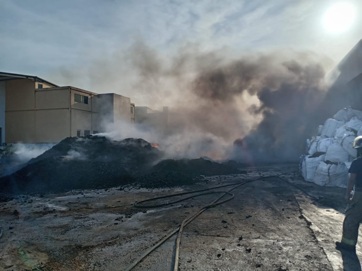 Bomberos vs fuego: así vencieron incendio tras 9 horas en Pacora