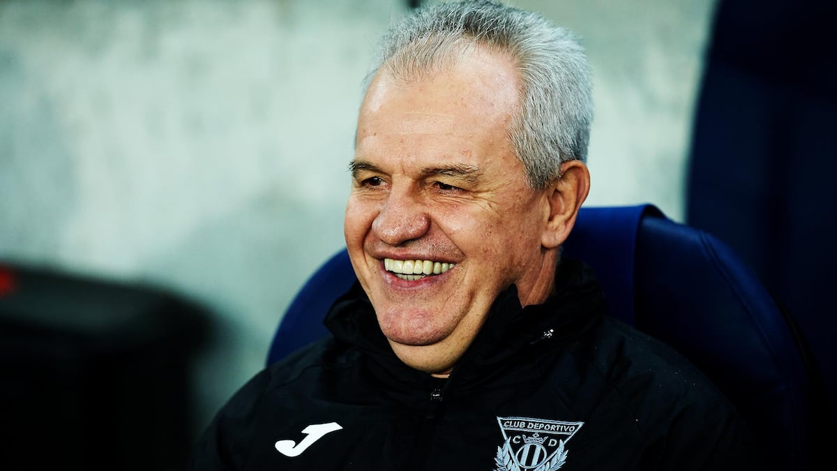 ¿Recuerdas la patada del ‘Vasco’ Aguirre al ‘Patón’ Phillips? Mexicano se ríe cuando habla de ella. Video