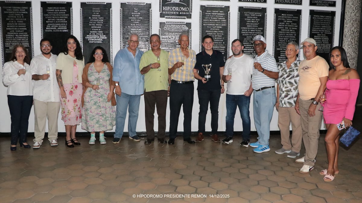 Potro ‘Booz Baruc’ hace historia: gana la Triple Corona juvenil de importados