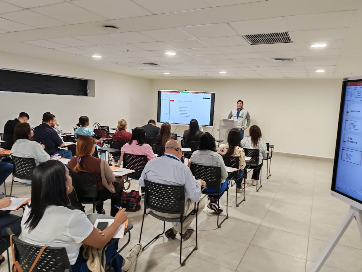 CSS capacita a médicos generales para bajar esperas en cardiología y neurología