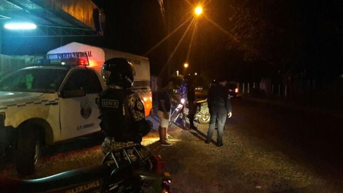 ¡SANTO, CIELO! Menores atacan a  pedradas a Policías  