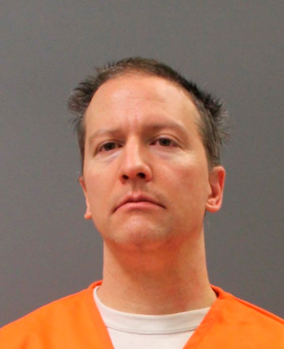 Expolicía que asesinó a George Floyd se declara culpable de violar sus derechos