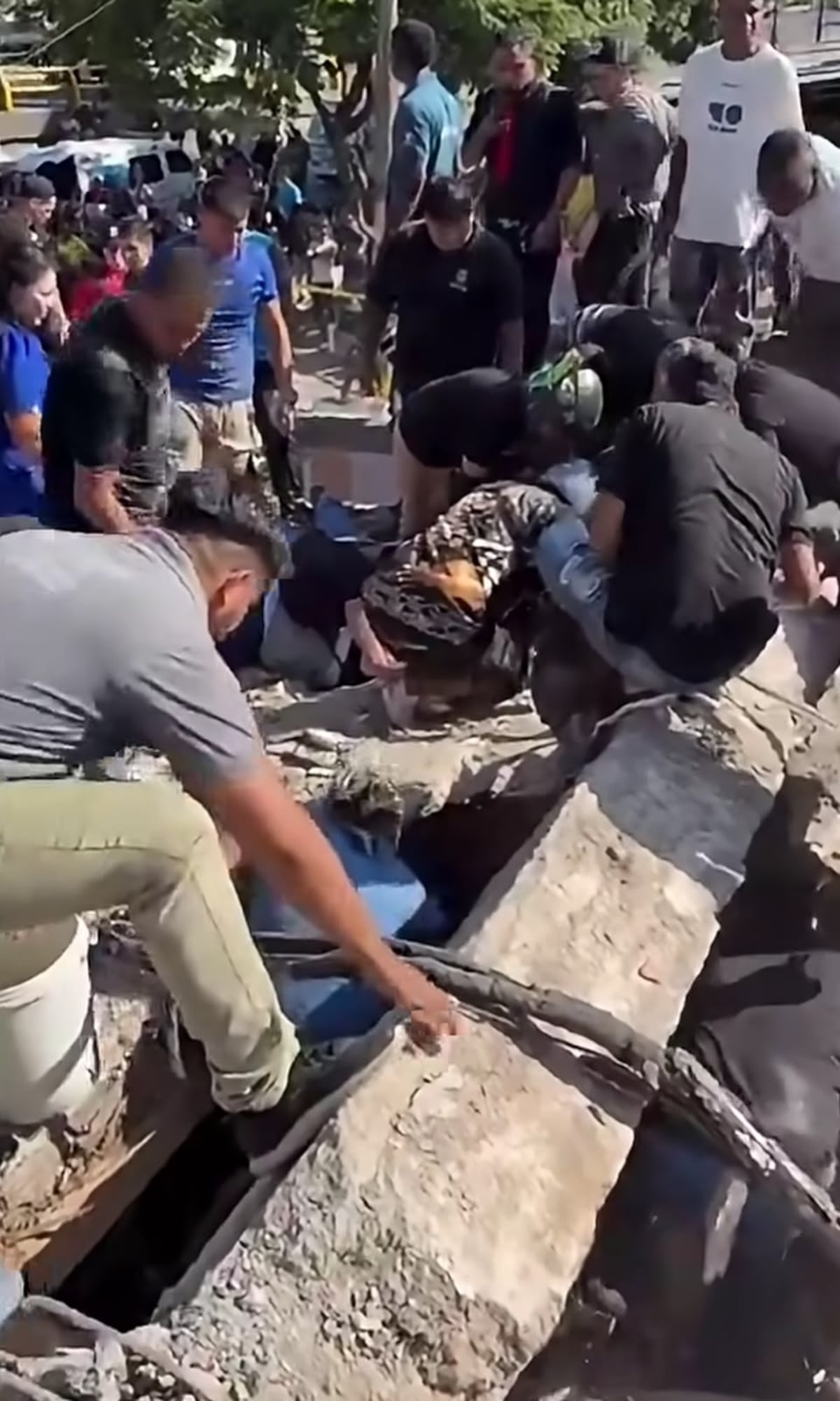 VIDEOS | Así quedó Colombia tras sismo de 7,4: De la Espriella habla de los daños mientras avanzan rescates entre escombros