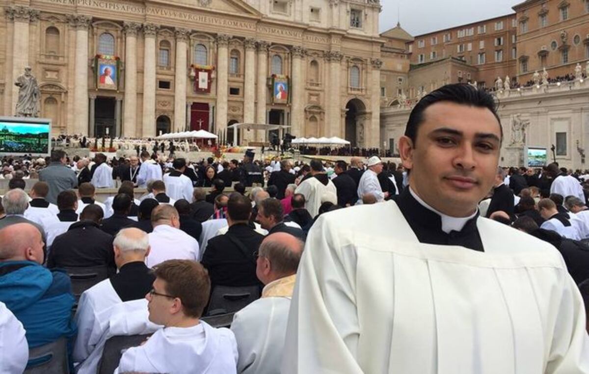 ¡SE CONFIESA! Sacerdote deja la sotana y no fue por faldas | AUDIO 