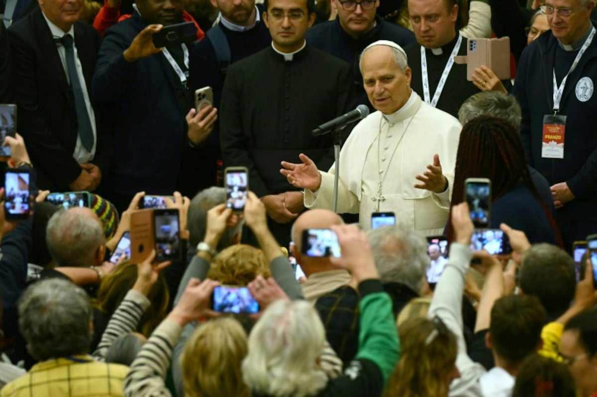 El papa León XIV insta a los diplomáticos a apostar por el diálogo para preservar la paz