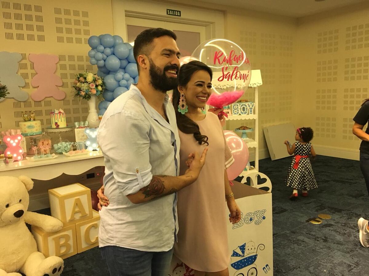 Cantante y expresentadora de TV revelan el sexo de su primer bebé 