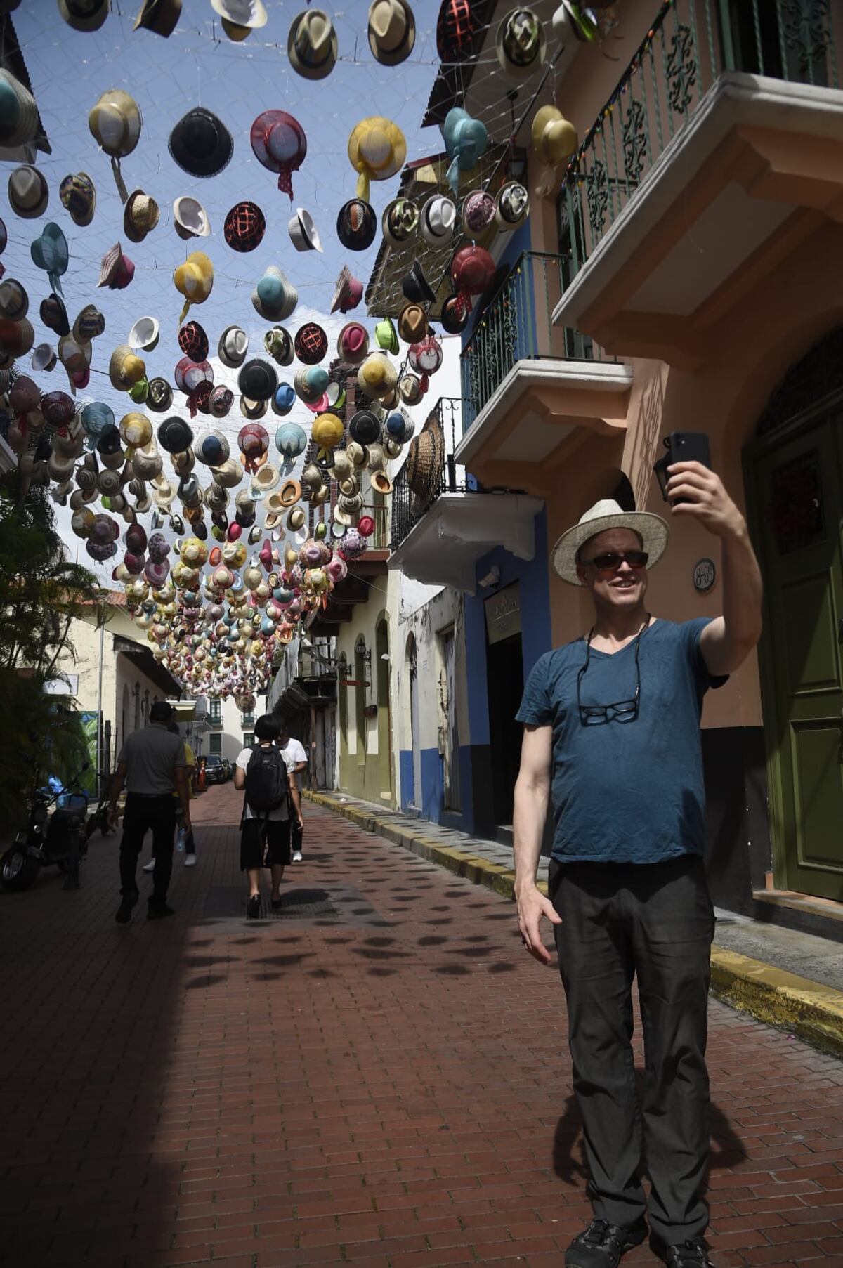 Turistas conocen el ‘Casco’.  La creatividad y el arte dan vistosidad a este famoso lugar