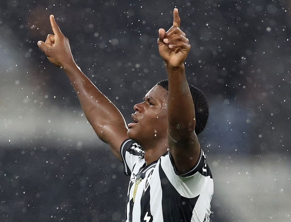 Kadir Barría da el gran salto: Botafogo lo celebra a lo grande