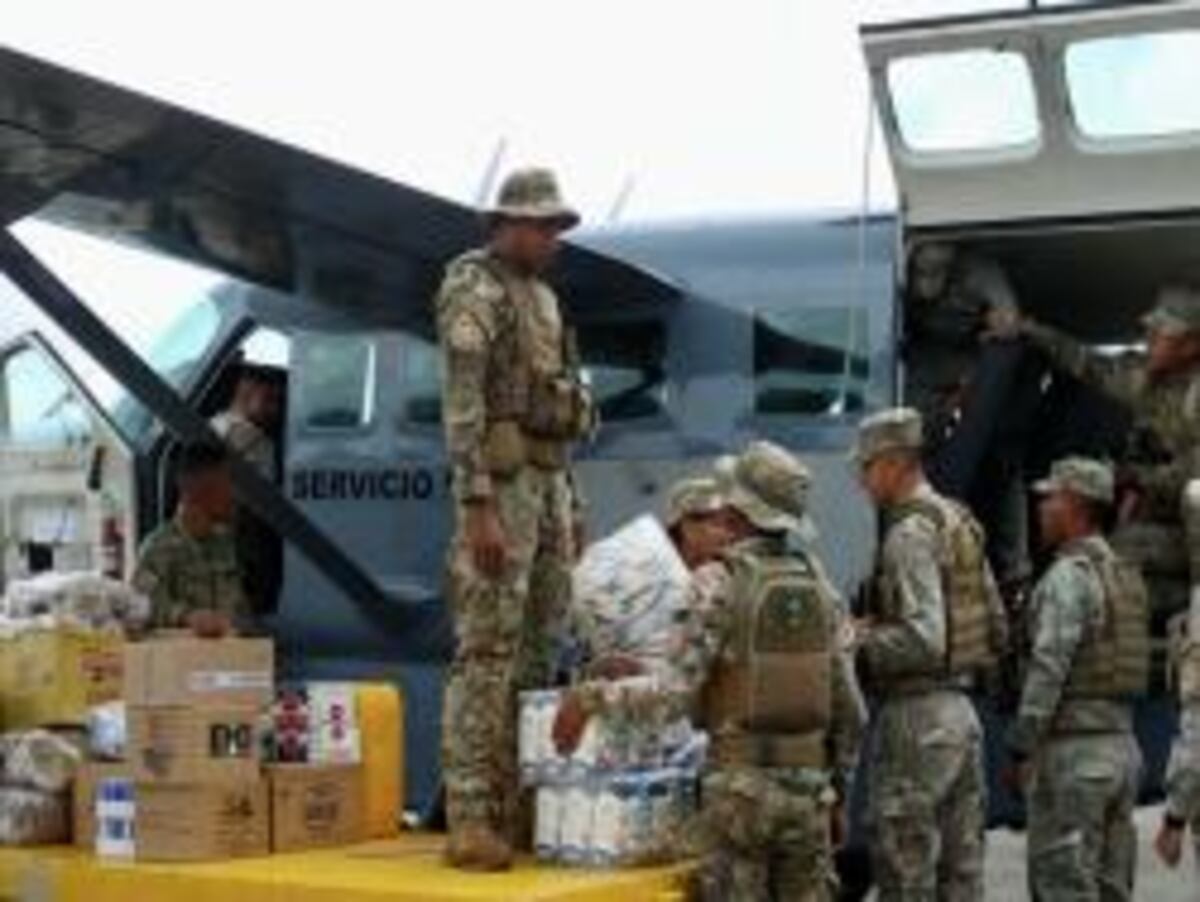 Vuelos gratuitos llevan medicinas y alimentos a Bocas del Toro por cierres de vías