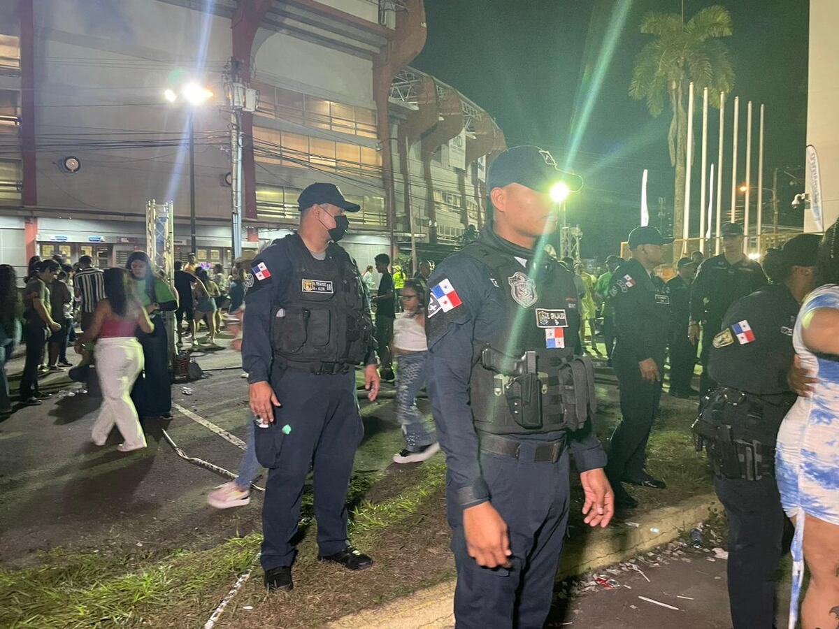 Extendieron horario del Metro, pusieron buses, 725 policías, solo faltó que el MOP arreglara las calles por Bad Bunny