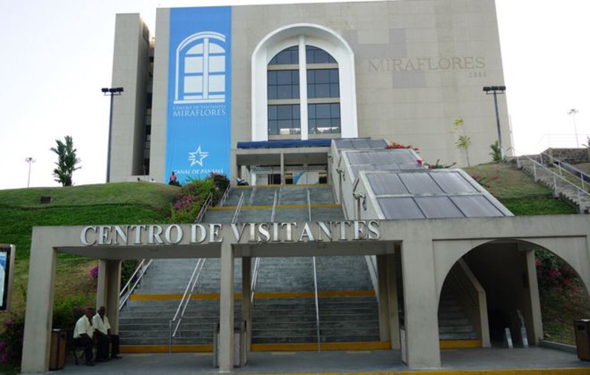 El Canal de Panamá se disculpa por transmitir porno en el Centro de Miraflores